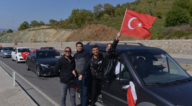 Yetişkin'den, Ürkmez'e yüzlerce araçlık konvoy