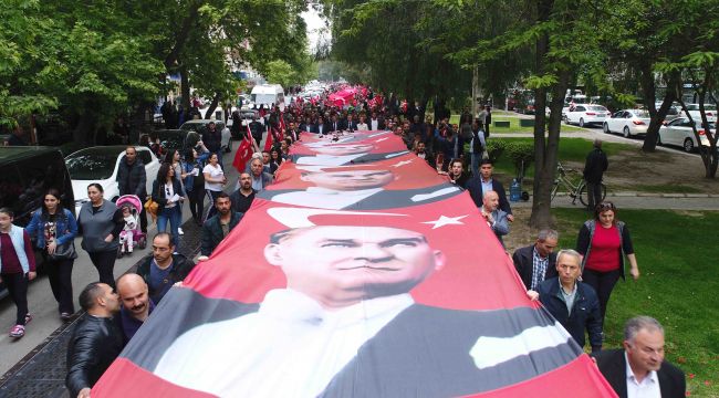 Bayraklı'da 23 Nisan Şöleni