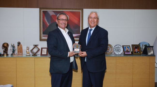 CHP Karabağlar İlçe Başkanlığı’ndan Selvitopu’na tebrik ziyareti