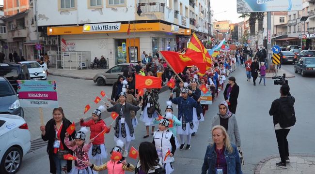 Dünya Çocukları Seferihisar'da Bayramlarını Kutluyor