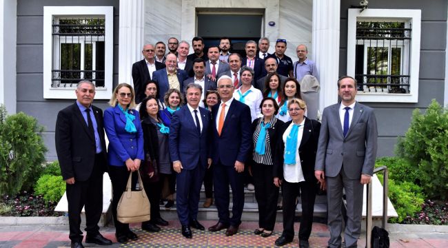 İYİ Parti'den Başkan İduğ'a ziyaret