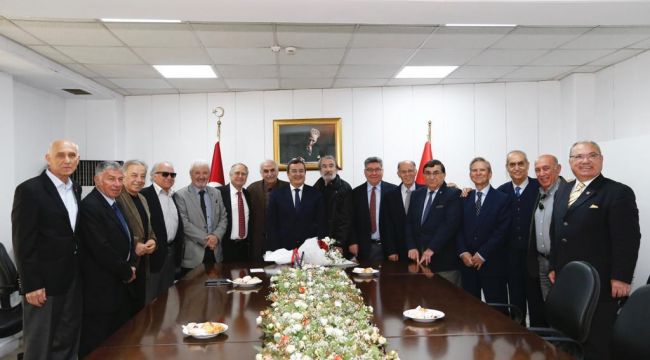 Okul anıları Başkan Batur’u gülümsetti