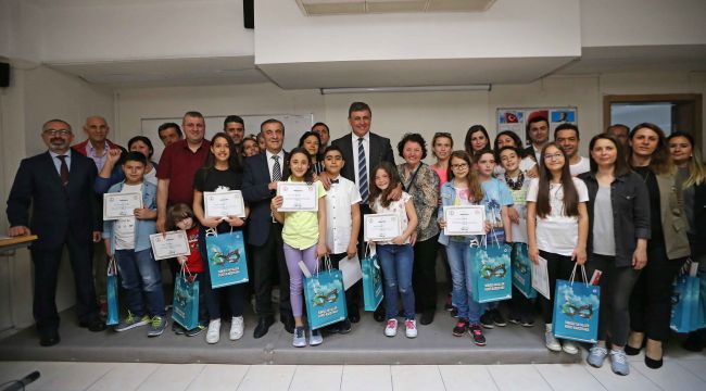 Yılın en başarılı öğrencilerine ödül