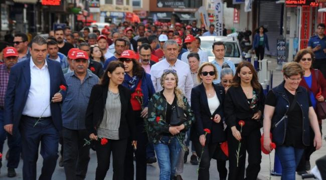 Seferihisar'da Başkan ve işçilerden ‘1 Mayıs Coşkusu‘
