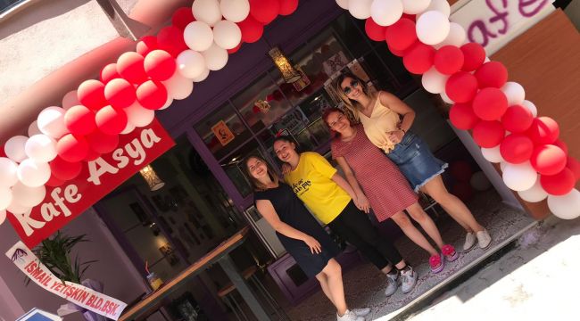Yeşilçam'ı hatırlatan Cafe büyük ilgi gördü