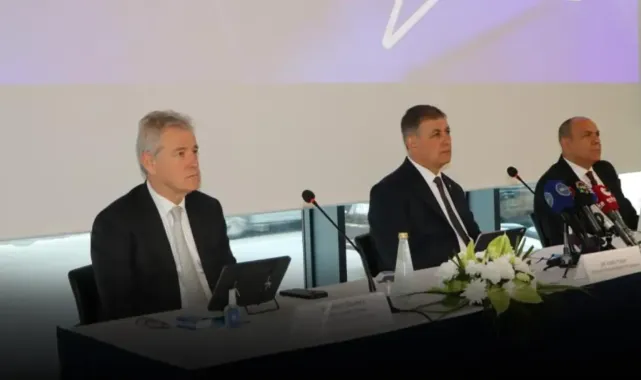 İzmirMeets 2025 Zirvesi teknoloji ve inovasyon temasıyla başladı