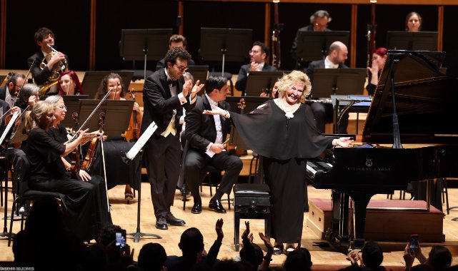 İsmet İnönü İzmir'de özel bir konserle anıldı