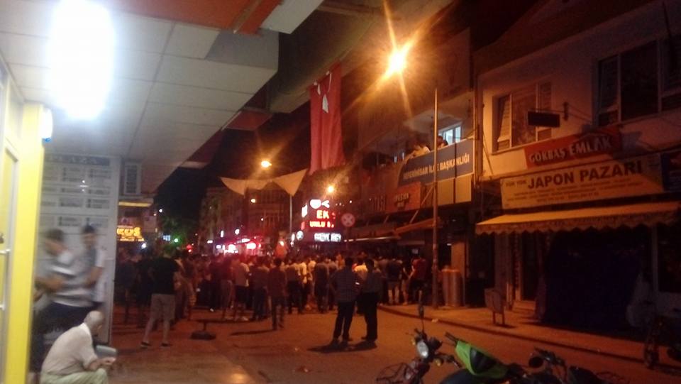 Seferihisar Halkı Meydanda toplandı.