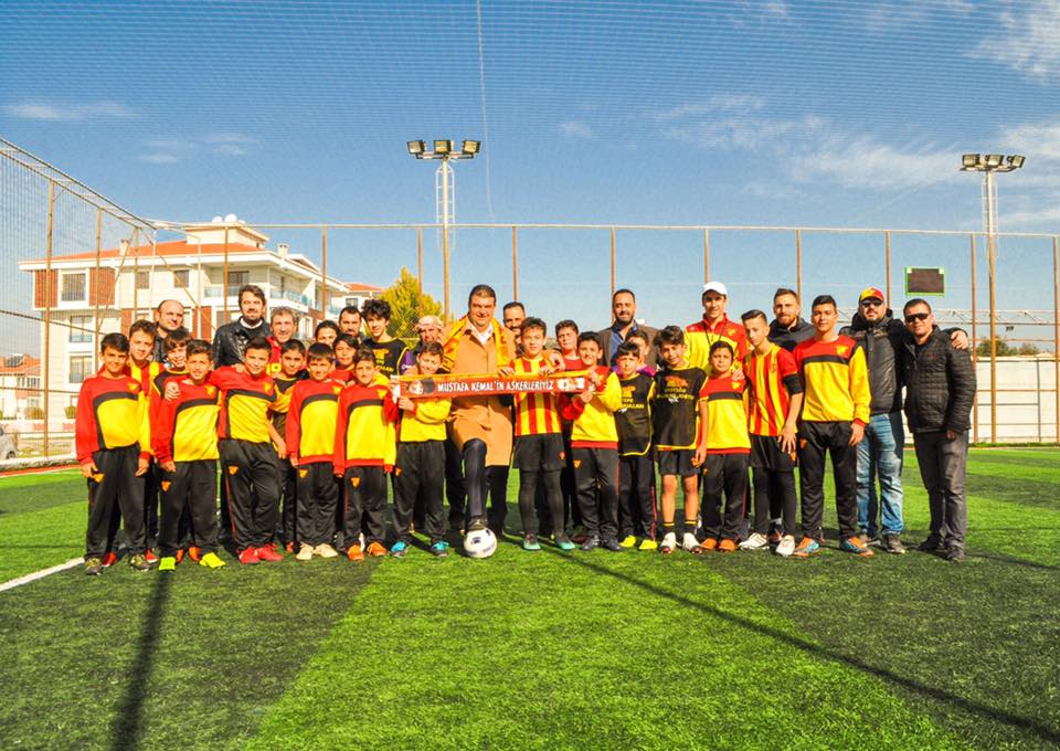 Yetişkin, Göztepe Spor Okulu'nu Ziyaret Etti